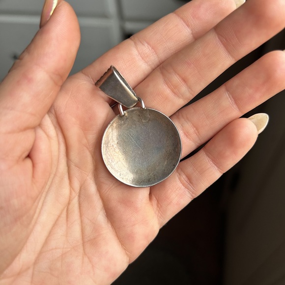 Vintage Sterling Silver Tribal Sun / Flower Pendant - Picture 4 of 5